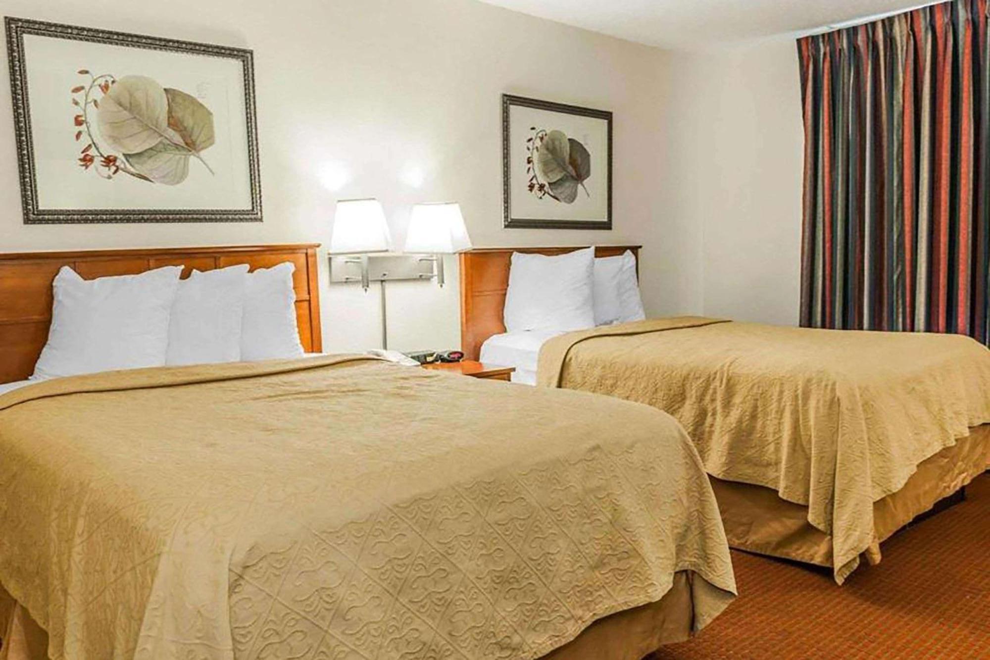 Отель Baymont By Wyndham Indianapolis East Экстерьер фото
