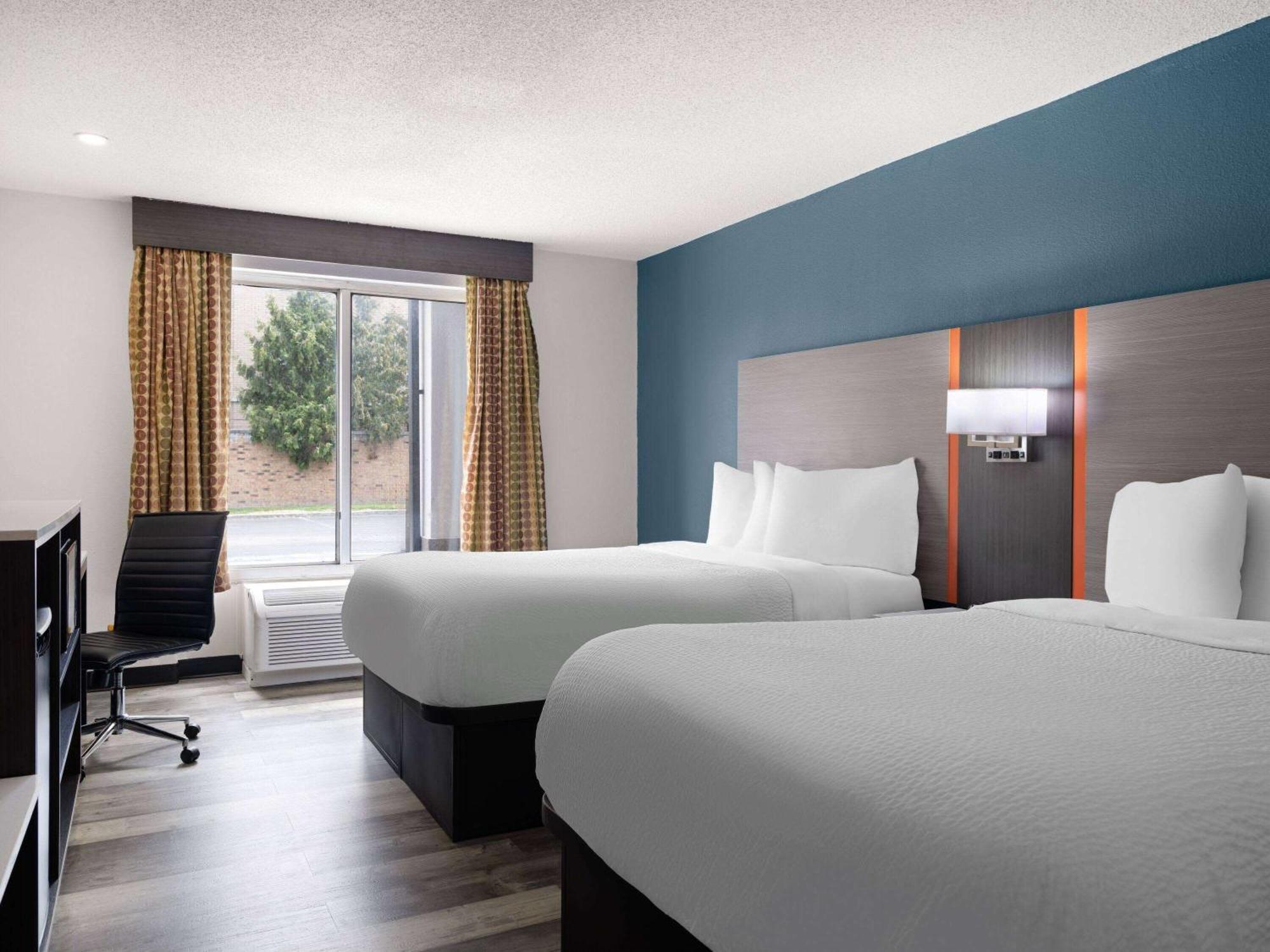 Отель Baymont By Wyndham Indianapolis East Экстерьер фото