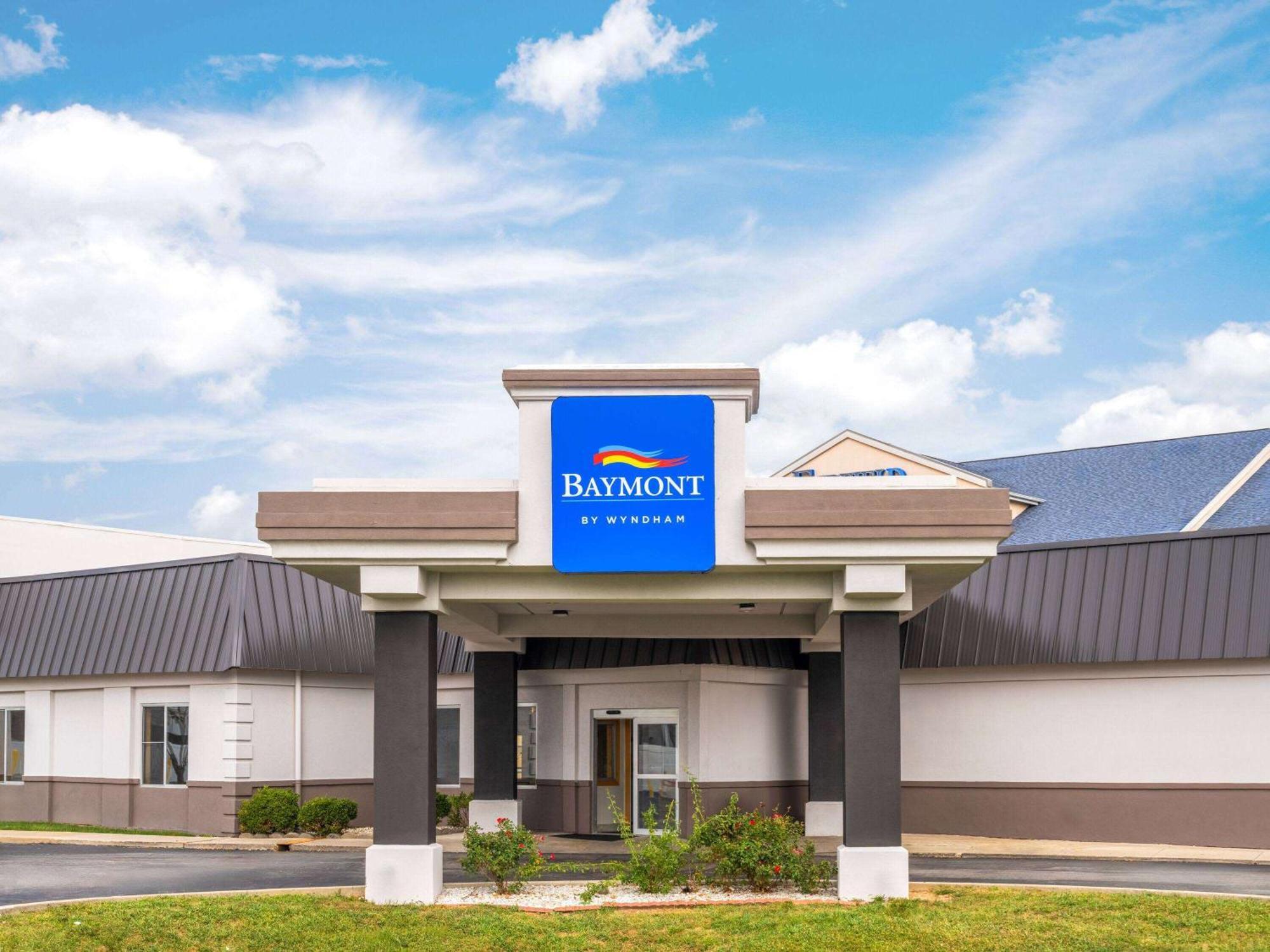 Отель Baymont By Wyndham Indianapolis East Экстерьер фото